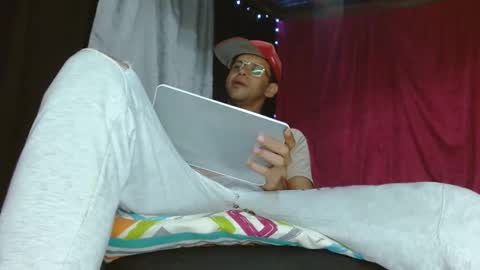 Snapshot of boyfantasies_11 chatting on December 2025 12:38:02 AM boyfantasies_11 online show from December 2025 12:38:02 AM