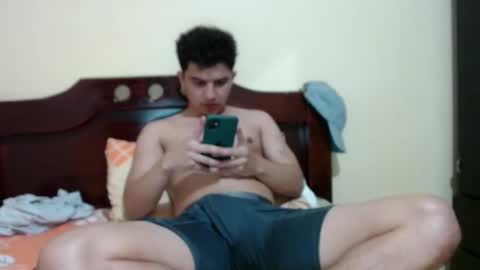 Snapshot of boyfit2023 chatting on February 2025 01:19:02 AM boyfit2023 online show from February 2025 01:19:02 AM