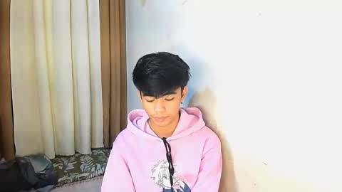 Snapshot of boynextdoor4ux chatting on May 2026 04:04:02 PM HI IM JAMES DONT FORGET GIVE ME THUMBS UP AND JOIN TO MY FANCLUB online show from May 2026 04:04:02 PM