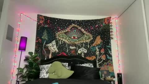 Puddin online show from November 2025 03:38:02 AM