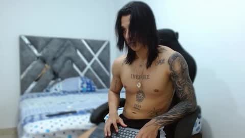 Snapshot of brad_wesley__ chatting on December 2025 01:32:02 AM Brad online show from December 2025 01:32:02 AM