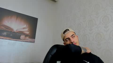 Snapshot of brandontatex chatting on October 2025 07:08:02 AM BrandonTateX online show from October 2025 07:08:02 AM