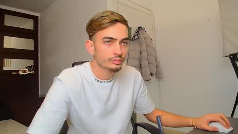 Snapshot of brandontatex chatting on November 2025 11:43:02 AM BrandonTateX online show from November 2025 11:43:02 AM