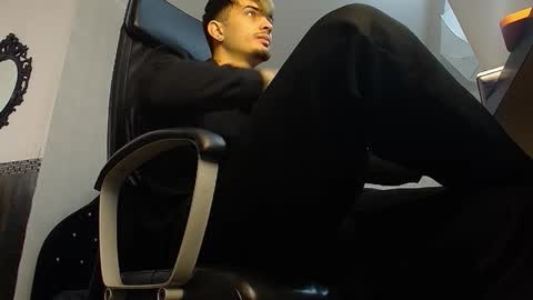 Snapshot of brandontatex chatting on December 2025 10:24:02 AM BrandonTateX online show from December 2025 10:24:02 AM