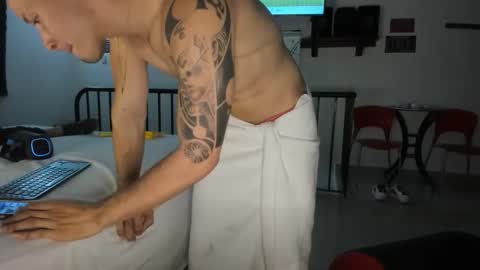 Snapshot of branfonhot chatting on September 2025 12:43:02 AM Instagram twitter BRAN LOPEZ online show from September 2025 12:43:02 AM