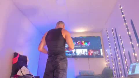 Snapshot of branfonhot chatting on October 2025 09:34:02 AM Instagram twitter BRAN LOPEZ online show from October 2025 09:34:02 AM