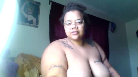 Snapshot of brattybee200 chatting on October 2025 04:35:02 PM brattybee200 online show from October 2025 04:35:02 PM