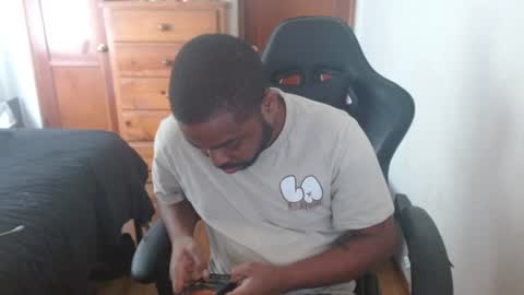 Breadw1nnah online show from October 2025 07:56:02 PM