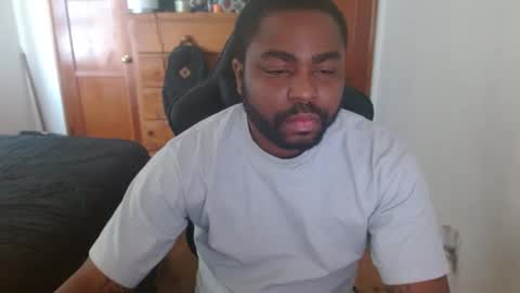 Breadw1nnah online show from October 2025 09:48:01 PM