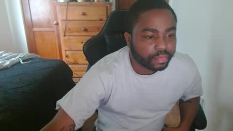 Breadw1nnah online show from October 2025 06:09:02 PM