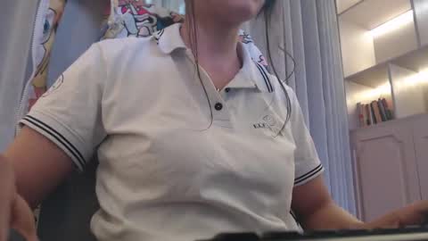 Snapshot of breakfastwithtiffanys chatting on October 2025 07:20:01 PM breakfastwithtiffanys online show from October 2025 07:20:01 PM