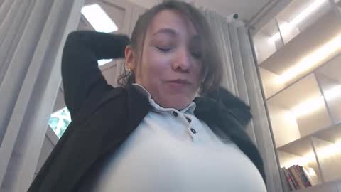 Snapshot of breakfastwithtiffanys chatting on November 2025 03:23:01 PM breakfastwithtiffanys online show from November 2025 03:23:01 PM