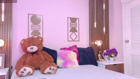 Bree  online show from April 2026 01:59:02 PM