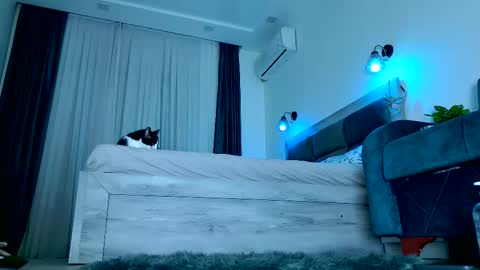 Brenda online show from December 2025 07:42:01 PM