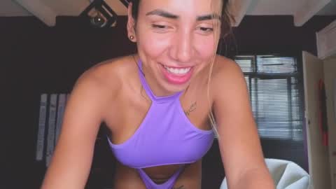 brendaaguerra online show from January 2025 08:10:01 PM