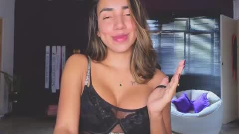 brendaaguerra online show from January 2025 03:27:01 PM