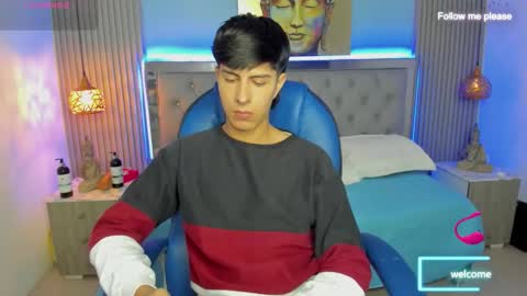 Esteban online show from October 2025 04:49:02 AM