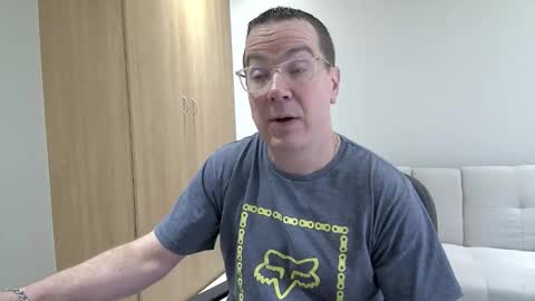 Snapshot of brettdj chatting on September 2025 11:26:02 AM Brett online show from September 2025 11:26:02 AM