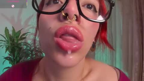 Snapshot of bri_von_dhara_ chatting on October 2025 03:52:01 PM Bri online show from October 2025 03:52:01 PM