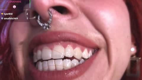 Snapshot of bri_von_dhara_ chatting on November 2025 09:32:01 PM Bri online show from November 2025 09:32:01 PM