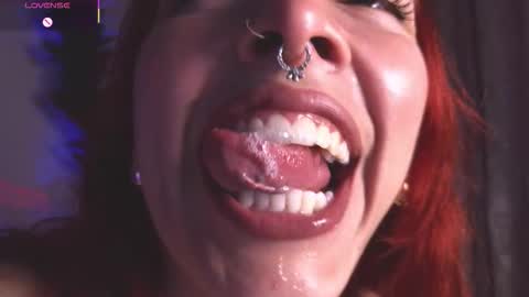 Snapshot of bri_von_dhara_ chatting on November 2025 08:51:01 PM Bri online show from November 2025 08:51:01 PM