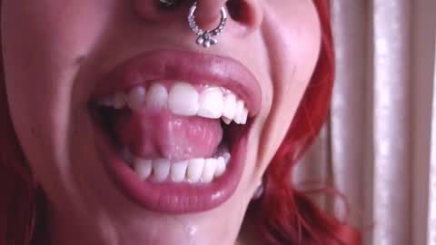 Snapshot of bri_von_dhara_ chatting on November 2025 12:40:01 PM Bri online show from November 2025 12:40:01 PM