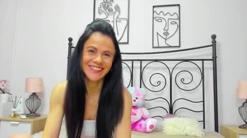 brianaflynt online show from November 2025 08:41:02 PM