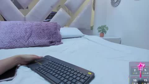 Brianna  online show from September 2025 12:29:01 PM