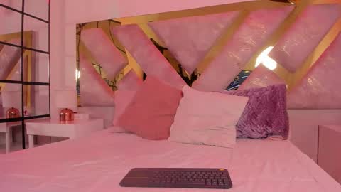 Brianna  online show from November 2025 11:45:01 AM