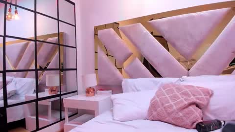 Brianna  online show from December 2025 12:25:02 PM