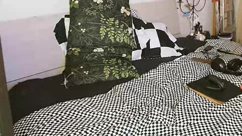 bright_mind online show from February 2026 09:13:01 PM