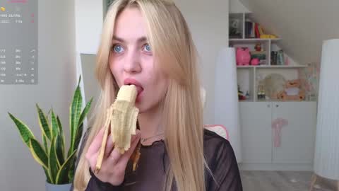 Snapshot of brilliantvictoria chatting on January 2025 11:56:01 AM Vi. online show from January 2025 11:56:01 AM