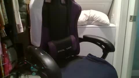 Briny online show from December 2025 03:41:02 PM