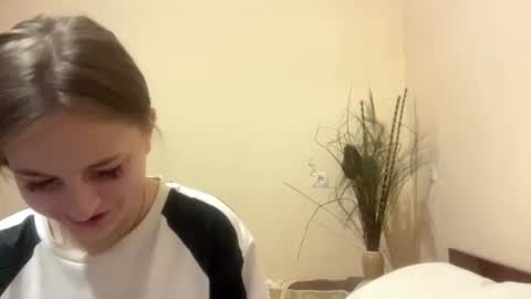 Snapshot of britanysuther chatting on June 2026 05:11:02 PM Ciri online show from June 2026 05:11:02 PM