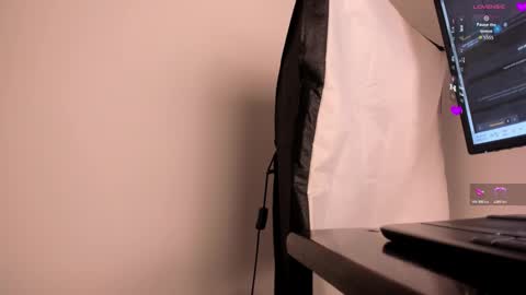   online show from December 2025 11:15:01 AM