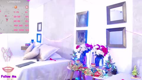 brittany 25 years old  happy as a worm  online show from December 2024 12:45:01 PM