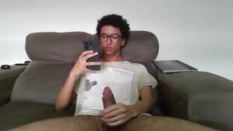 Snapshot of brocklow chatting on December 2024 05:44:01 PM Derek Richard online show from December 2024 05:44:01 PM