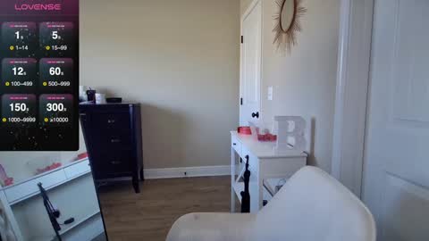 Snapshot of brookebee27 chatting on December 2024 08:02:01 PM brookebee online show from December 2024 08:02:01 PM