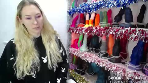 Brooke1993 online show from December 2025 07:51:02 PM