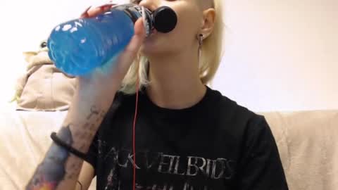 Snapshot of brookewylde_20 chatting on January 2025 04:04:01 PM brookewylde_20 online show from January 2025 04:04:01 PM