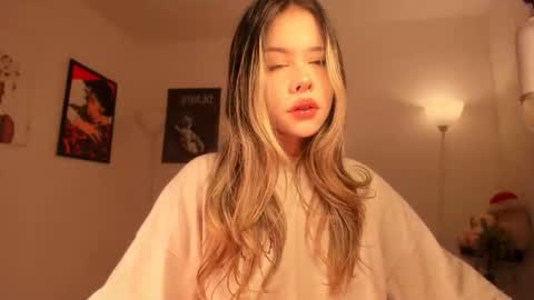 Snapshot of brooklyn_baby_ chatting on December 2025 04:52:01 AM Nat Independent model Please help me to reach 200 thumbs up online show from December 2025 04:52:01 AM