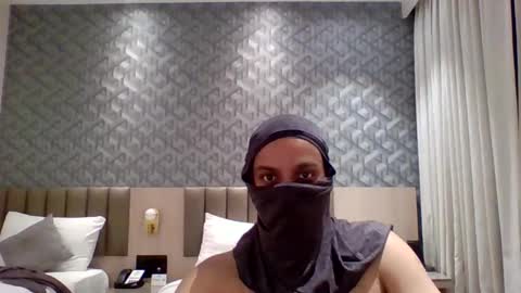 brownmanin40s online show from June 2026 06:54:02 PM