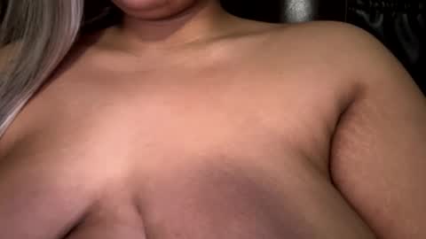 Snapshot of brownsugar0910 chatting on February 2025 08:25:01 PM EtherealLilac online show from February 2025 08:25:01 PM