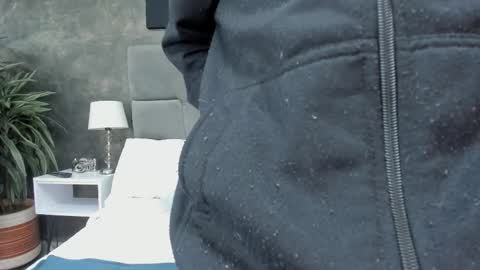 Snapshot of bruce_hans chatting on October 2025 11:44:01 AM Bruce Hans online show from October 2025 11:44:01 AM