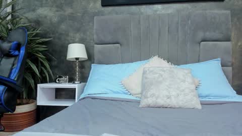 Snapshot of bruce_hans chatting on October 2025 11:42:01 AM Bruce Hans online show from October 2025 11:42:01 AM