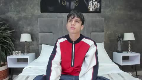 Snapshot of bruce_hans chatting on November 2025 11:32:01 AM Bruce Hans online show from November 2025 11:32:01 AM