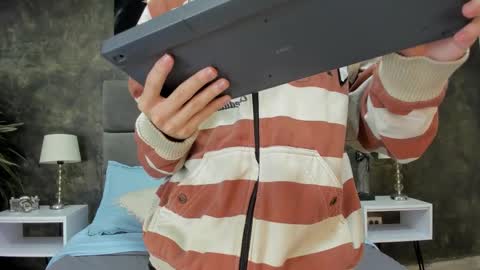 Snapshot of bruce_hans chatting on November 2025 11:36:02 AM Bruce Hans online show from November 2025 11:36:02 AM