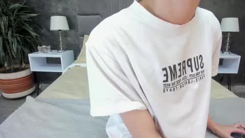 Snapshot of bruce_hans chatting on December 2025 11:41:02 AM Bruce Hans online show from December 2025 11:41:02 AM