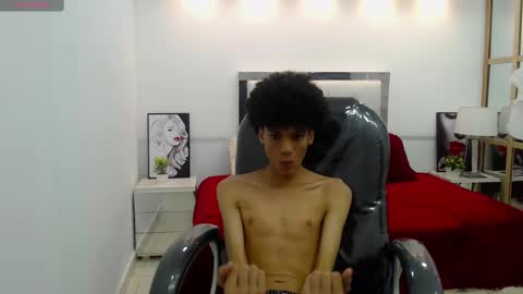 Snapshot of bruce_twink chatting on February 2025 12:22:02 PM B R U C E T W I N K online show from February 2025 12:22:02 PM