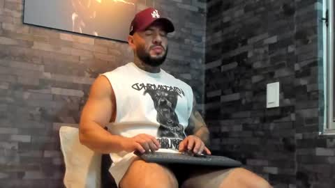 brucedallas online show from May 2026 11:34:04 PM